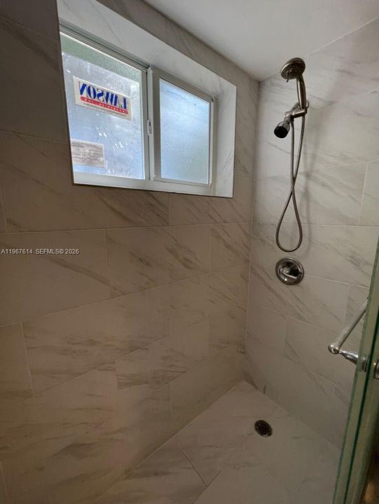 На продажу: $245,000 (1 спален, 1 ванн, 710 Квадратных фут)