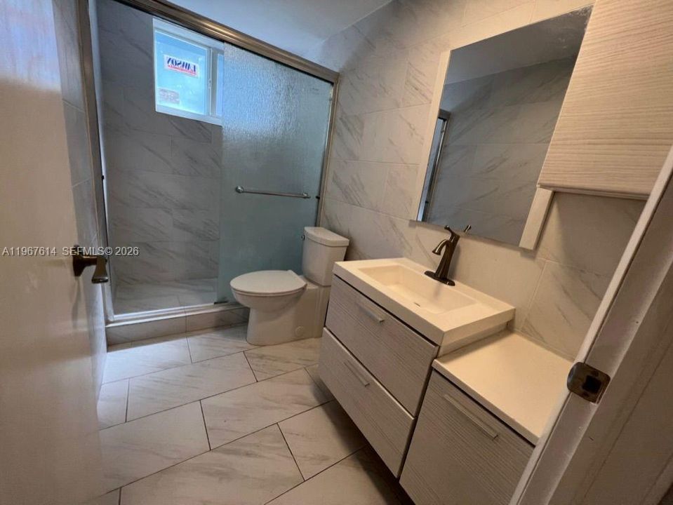 На продажу: $245,000 (1 спален, 1 ванн, 710 Квадратных фут)