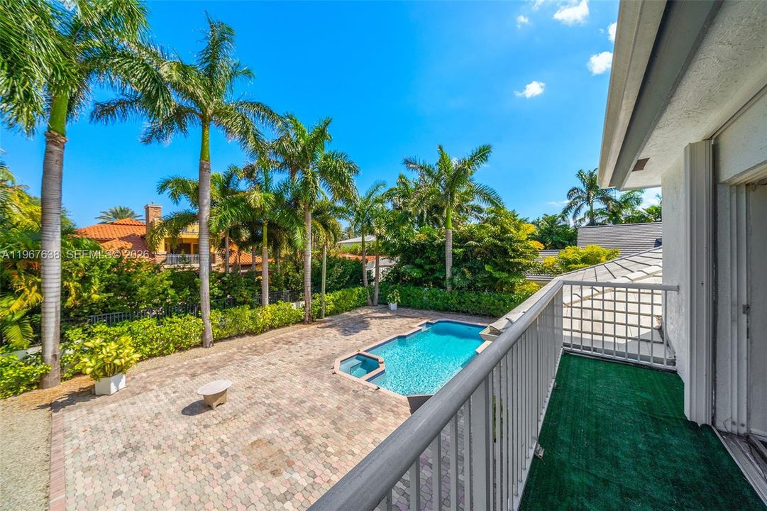 Active With Contract: $4,995,000 (5 beds, 4 baths, 3674 Square Feet)