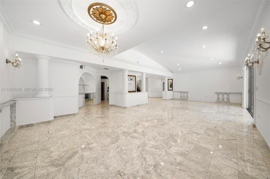 Active With Contract: $4,995,000 (5 beds, 4 baths, 3674 Square Feet)