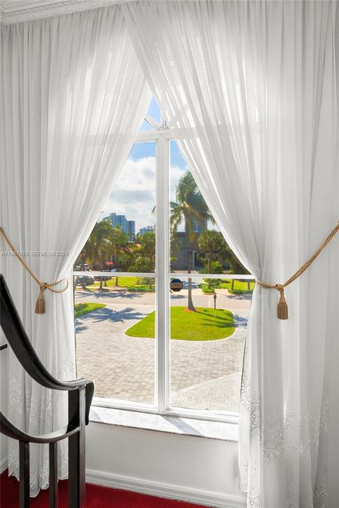 Active With Contract: $4,995,000 (5 beds, 4 baths, 3674 Square Feet)
