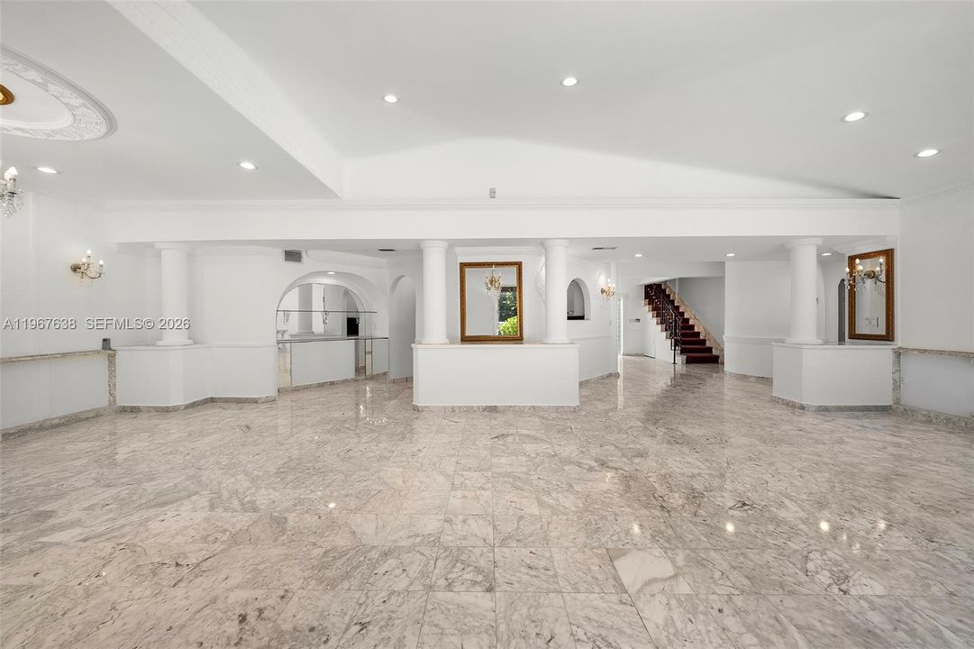 Active With Contract: $4,995,000 (5 beds, 4 baths, 3674 Square Feet)