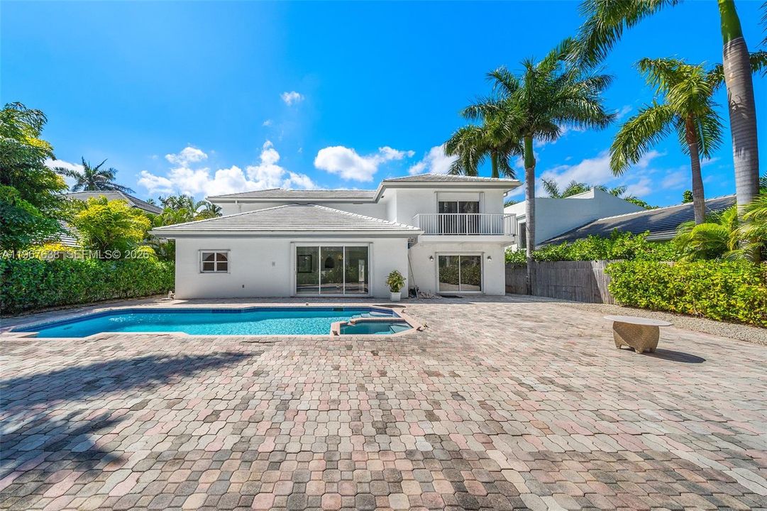 Active With Contract: $4,995,000 (5 beds, 4 baths, 3674 Square Feet)