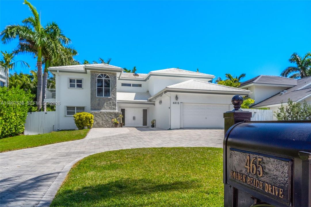 Active With Contract: $4,995,000 (5 beds, 4 baths, 3674 Square Feet)