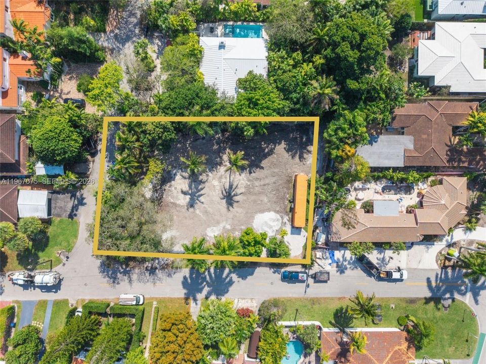 На продажу: $5,250,000 (0.32 acres)