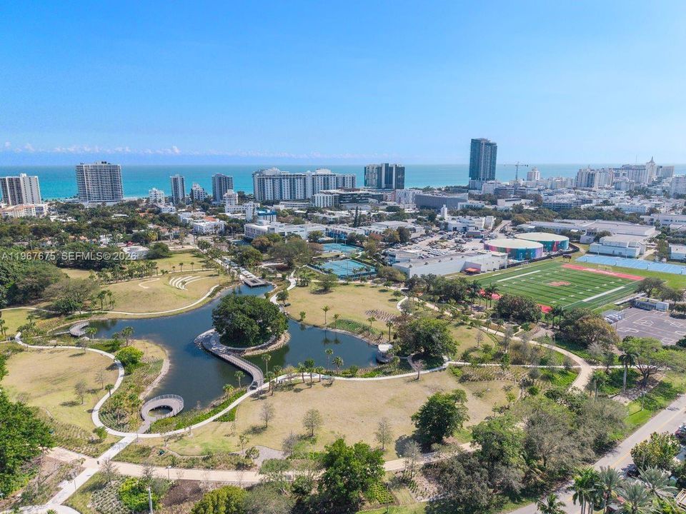 En Venta: $4,950,000 (0.32 acres)