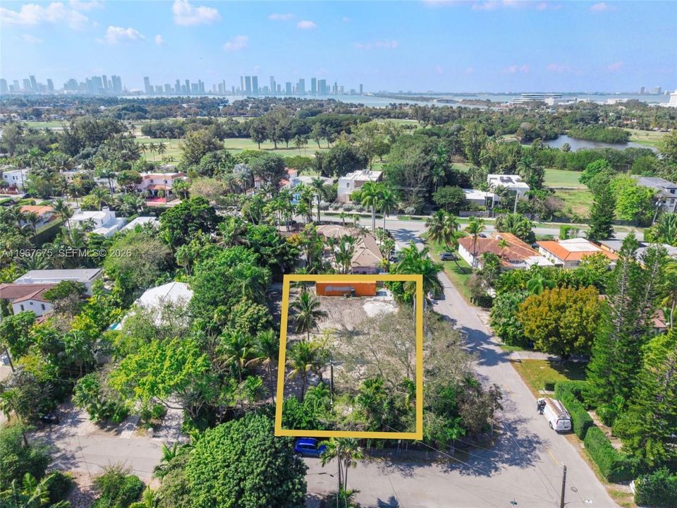 На продажу: $5,250,000 (0.32 acres)