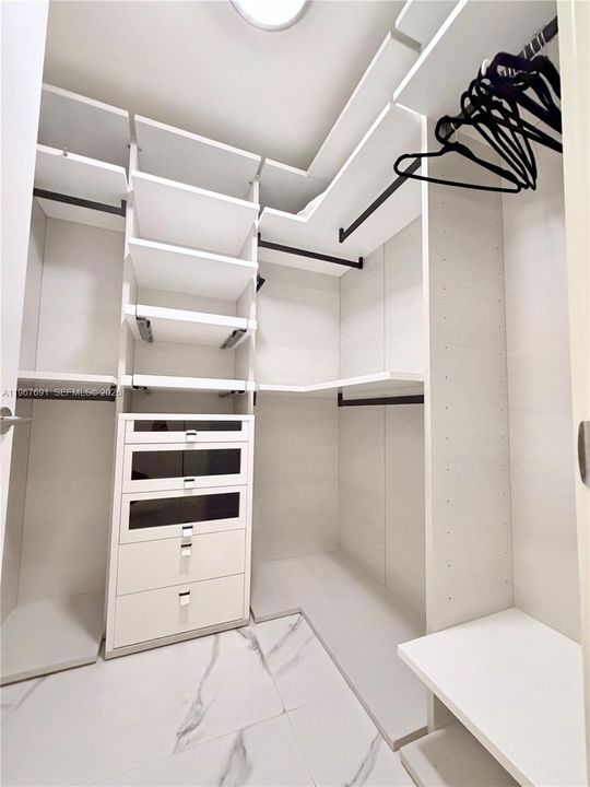 Active With Contract: $1,200,000 (2 beds, 3 baths, 1524 Square Feet)