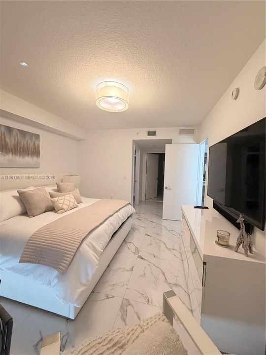 Active With Contract: $1,200,000 (2 beds, 3 baths, 1524 Square Feet)