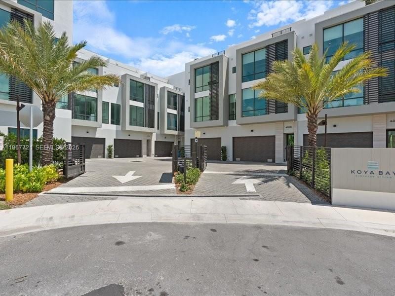 En Venta: $2,750,000 (4 camas, 4 baños, 3516 Pies cuadrados)