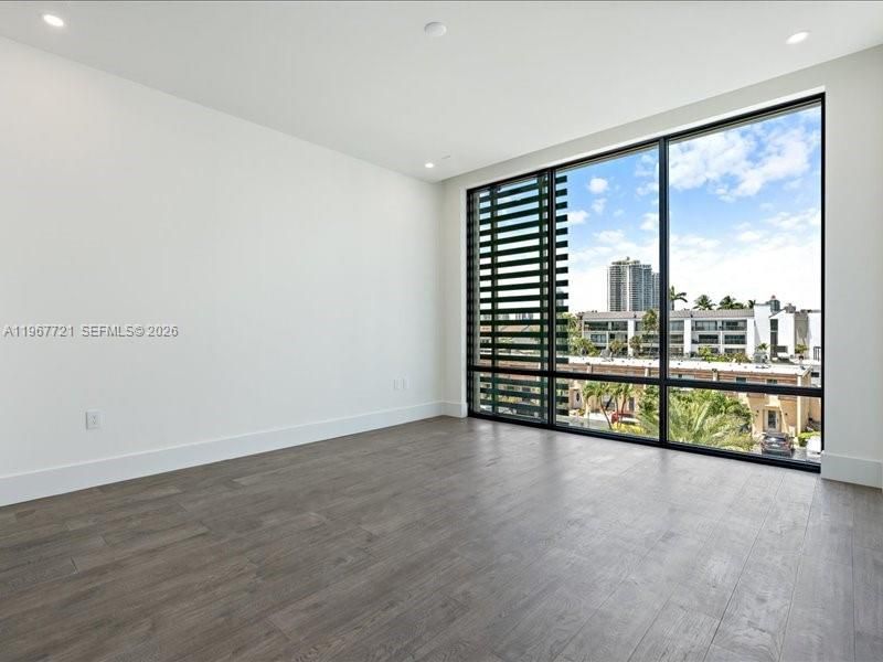 En Venta: $2,750,000 (4 camas, 4 baños, 3516 Pies cuadrados)