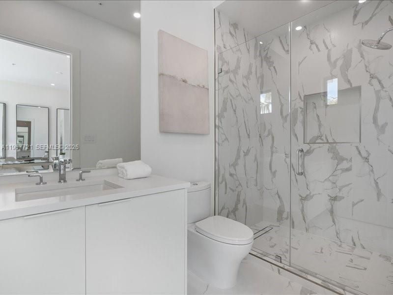 En Venta: $2,750,000 (4 camas, 4 baños, 3516 Pies cuadrados)