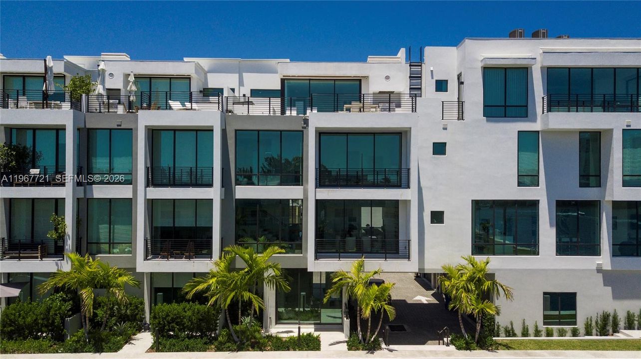 En Venta: $2,750,000 (4 camas, 4 baños, 3516 Pies cuadrados)