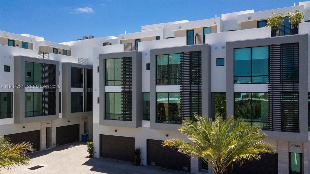 En Venta: $2,750,000 (4 camas, 4 baños, 3516 Pies cuadrados)