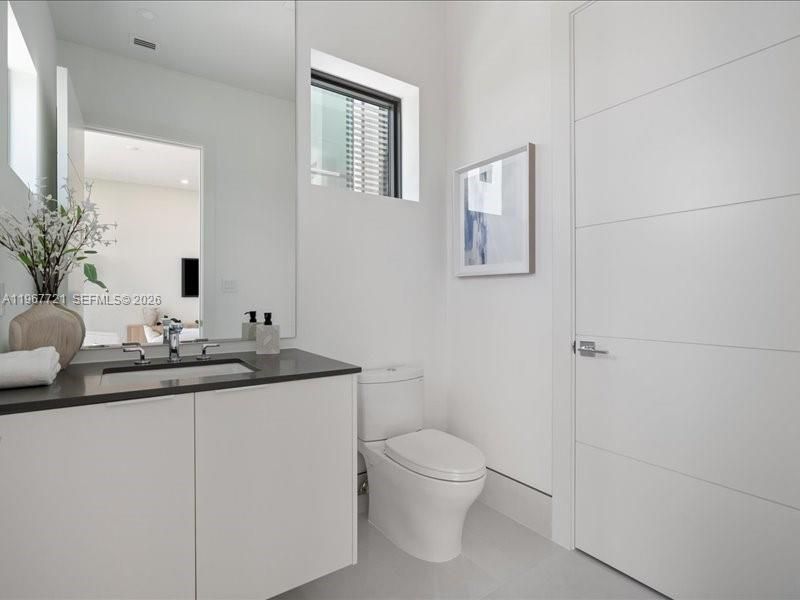 En Venta: $2,750,000 (4 camas, 4 baños, 3516 Pies cuadrados)