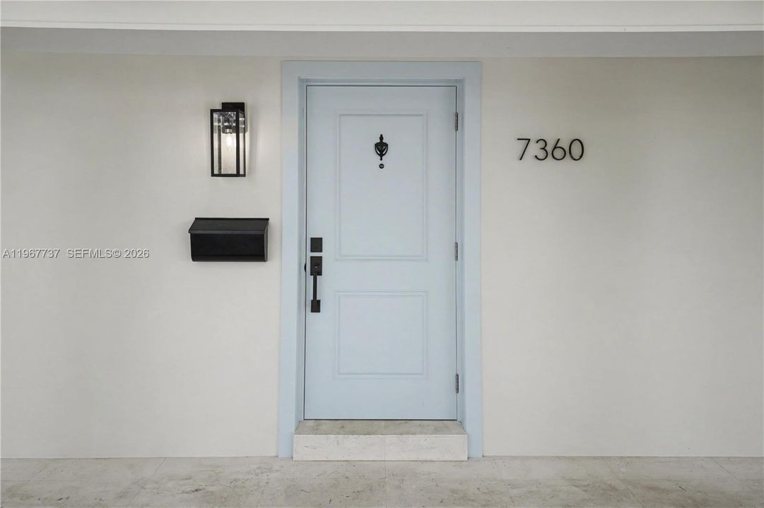 En Venta: $1,995,000 (4 camas, 3 baños, 2372 Pies cuadrados)