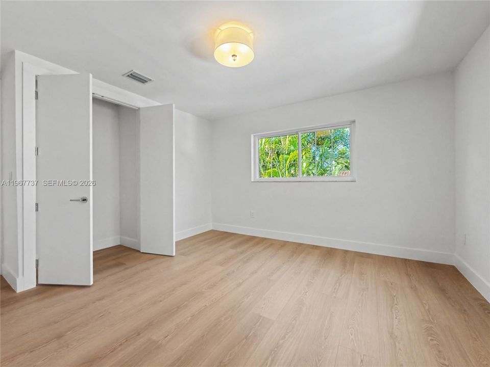 En Venta: $1,995,000 (4 camas, 3 baños, 2372 Pies cuadrados)