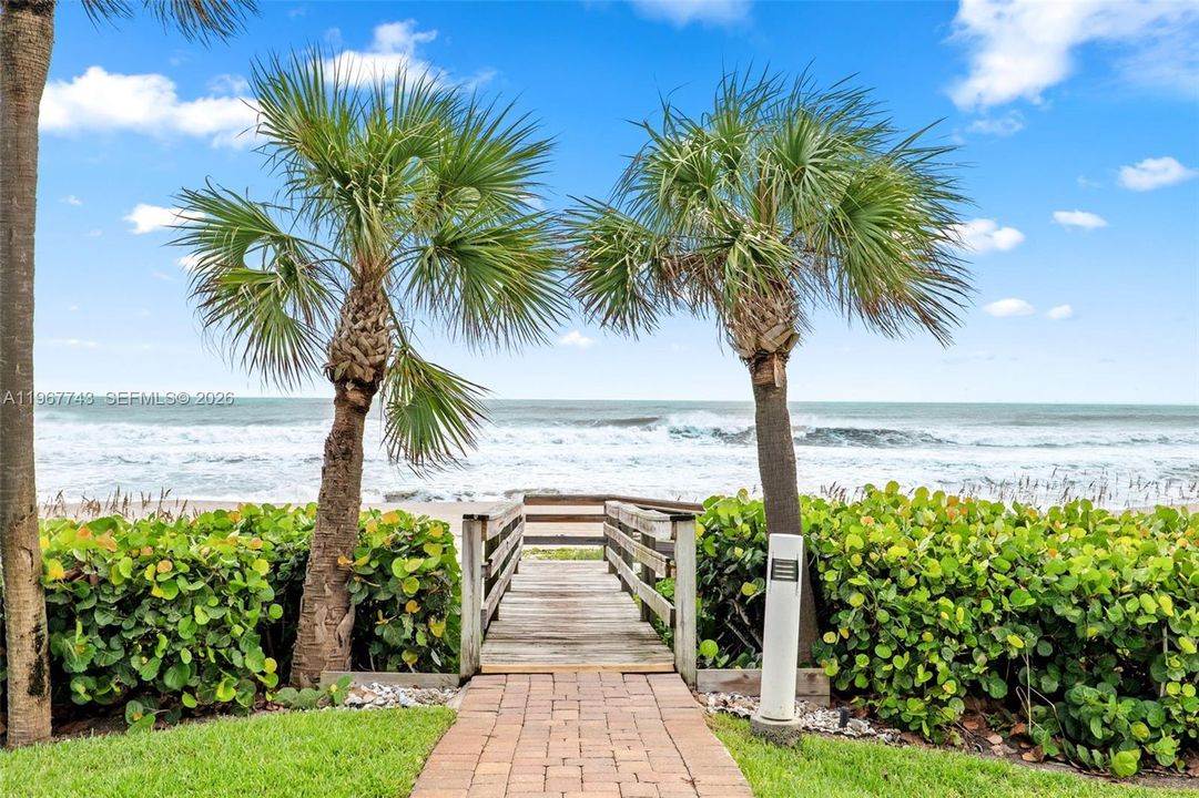 For Rent: $4,500 (3 beds, 3 baths, 1990 Square Feet)