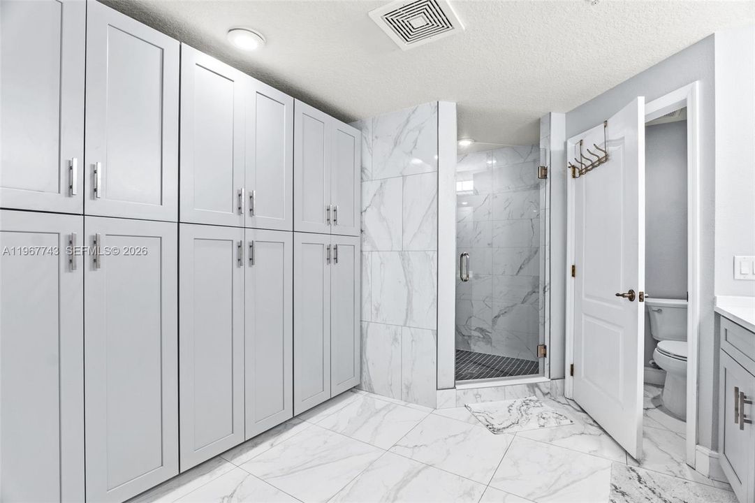 For Rent: $4,500 (3 beds, 3 baths, 1990 Square Feet)