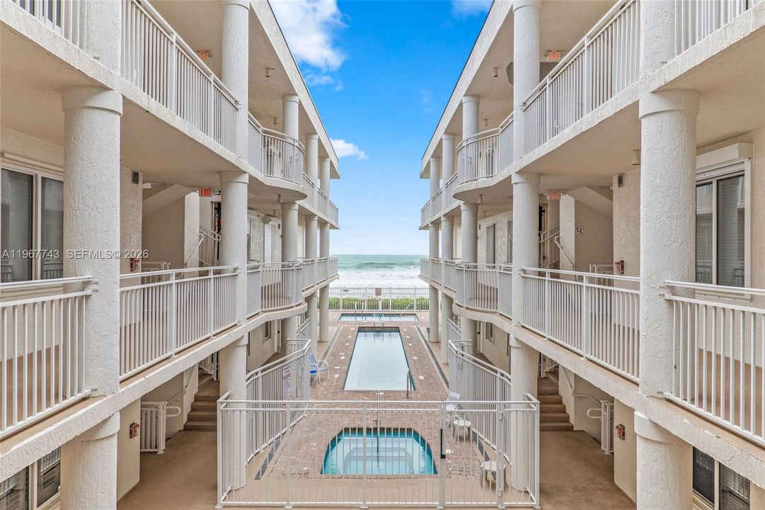 For Rent: $4,500 (3 beds, 3 baths, 1990 Square Feet)