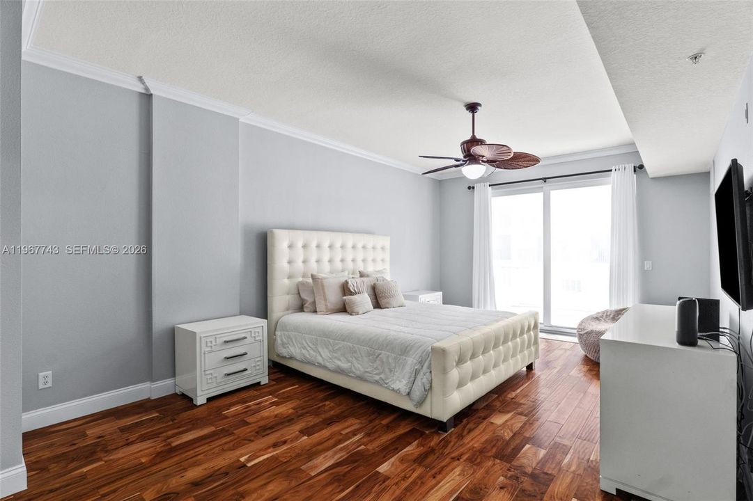 For Rent: $4,500 (3 beds, 3 baths, 1990 Square Feet)