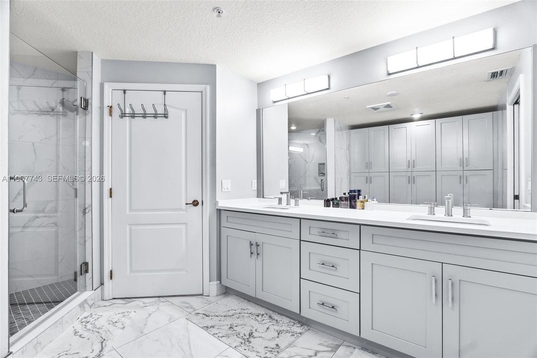 For Rent: $4,500 (3 beds, 3 baths, 1990 Square Feet)