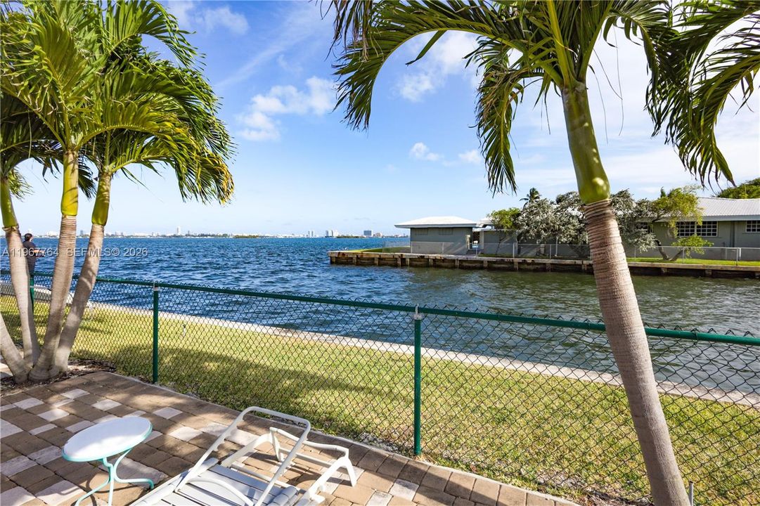 For Sale: $310,000 (2 beds, 2 baths, 1154 Square Feet)
