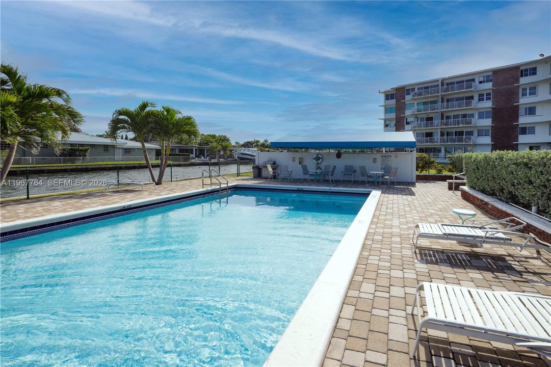 For Sale: $310,000 (2 beds, 2 baths, 1154 Square Feet)