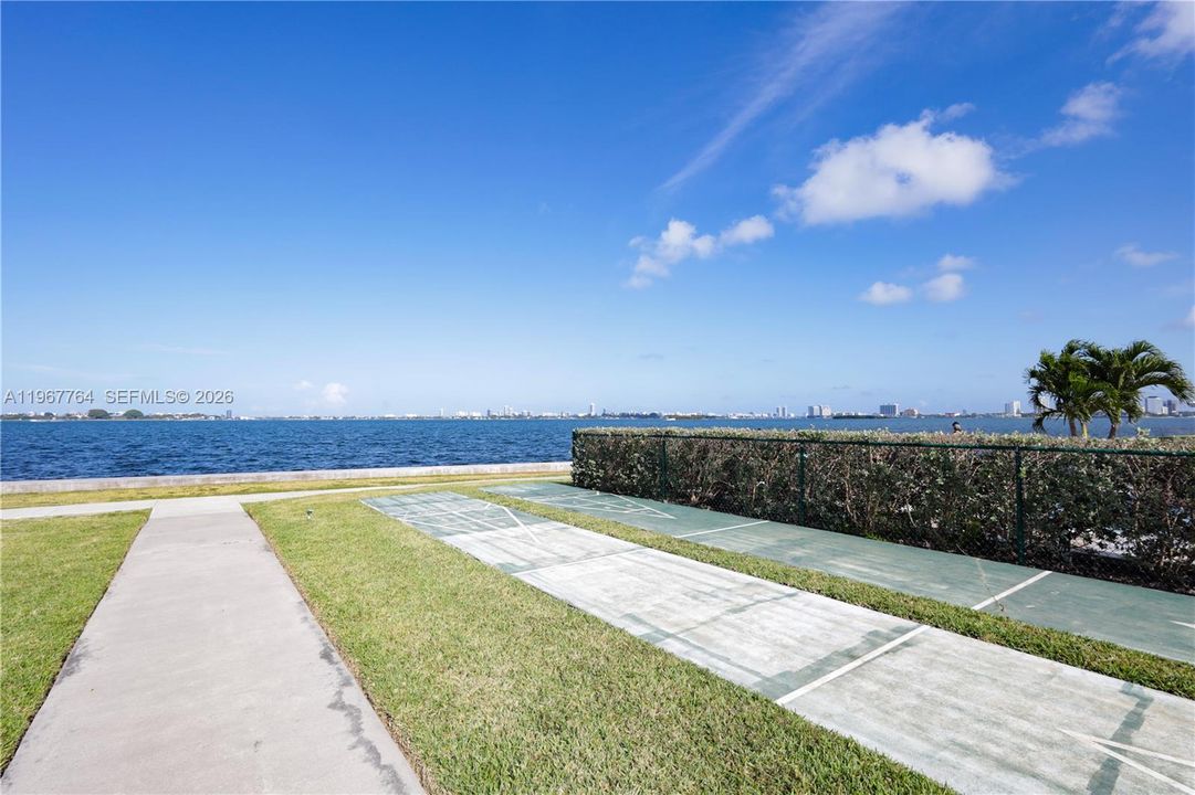 For Sale: $310,000 (2 beds, 2 baths, 1154 Square Feet)
