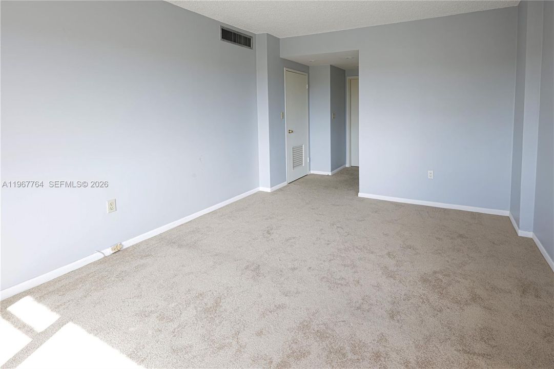 For Sale: $310,000 (2 beds, 2 baths, 1154 Square Feet)