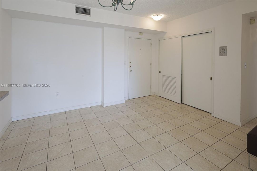 For Sale: $310,000 (2 beds, 2 baths, 1154 Square Feet)