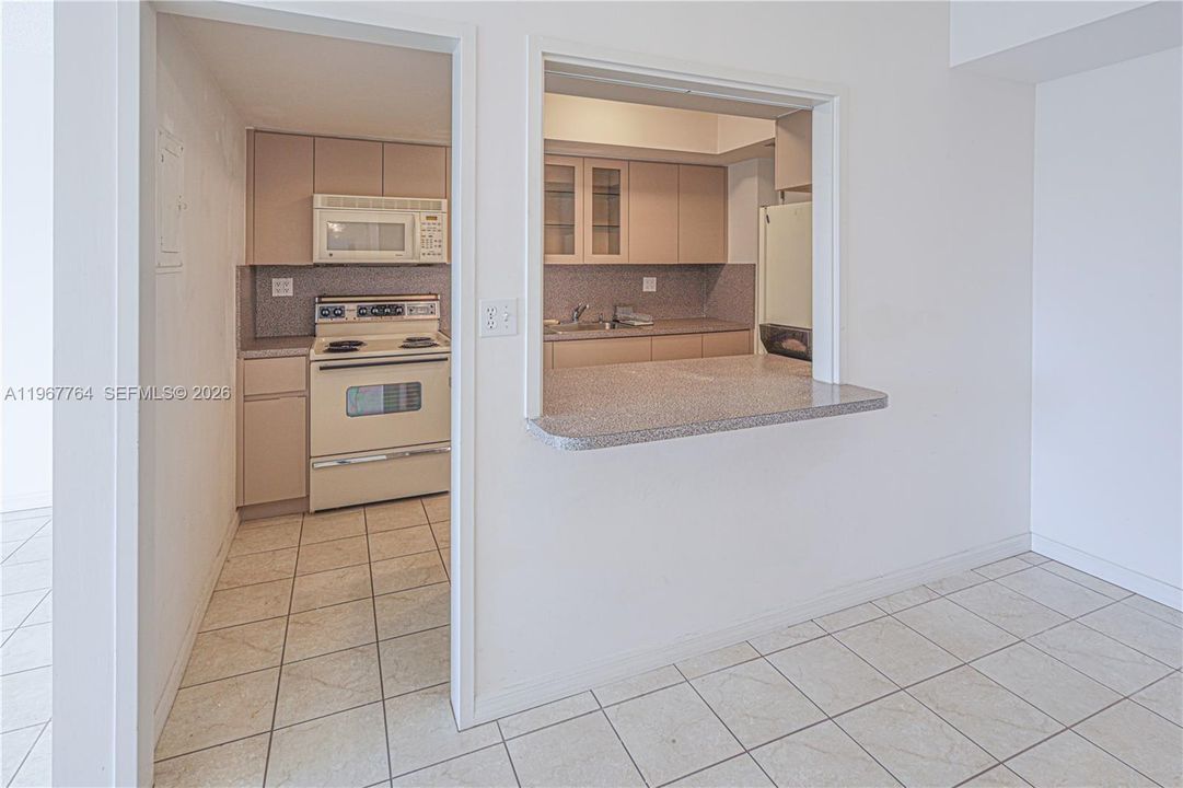 For Sale: $310,000 (2 beds, 2 baths, 1154 Square Feet)