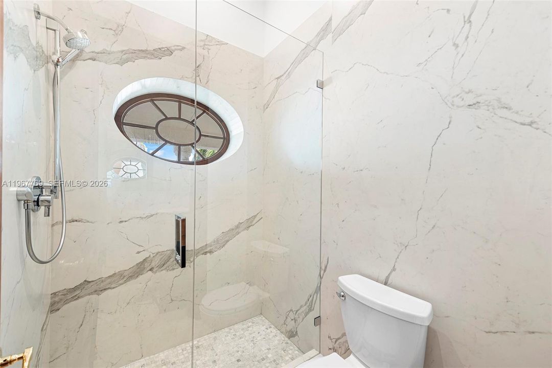 В аренду: $85,000 (5 спален, 5 ванн, 6090 Квадратных фут)