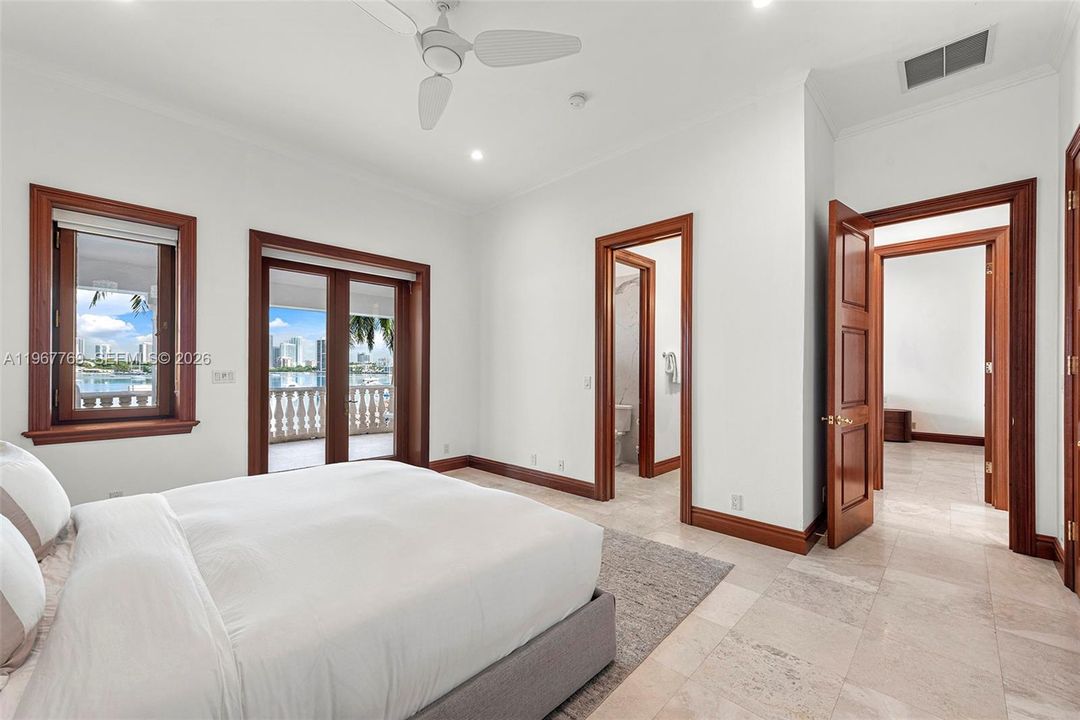 В аренду: $85,000 (5 спален, 5 ванн, 6090 Квадратных фут)
