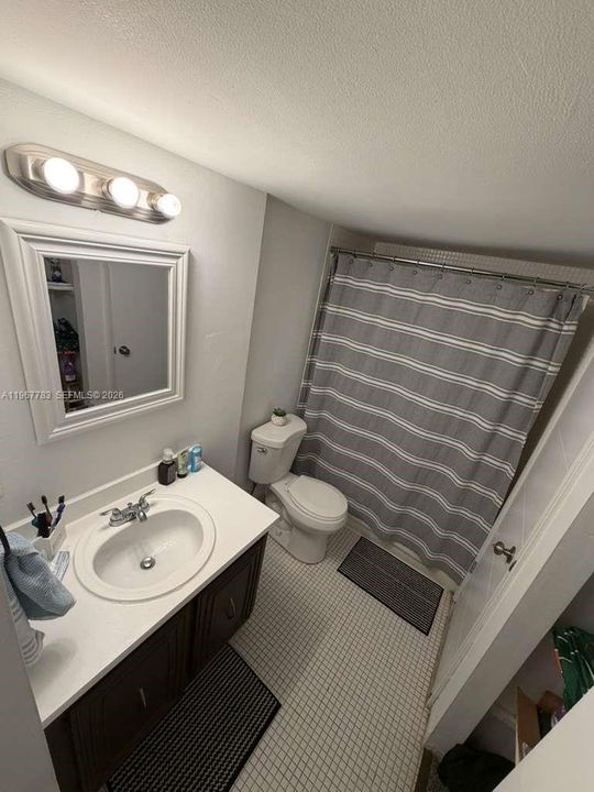 En Venta: $162,900 (1 camas, 1 baños, 826 Pies cuadrados)