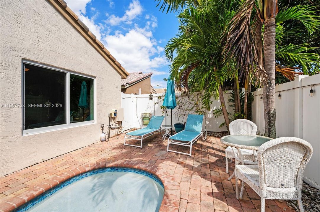 For Sale: $650,000 (3 beds, 2 baths, 1678 Square Feet)