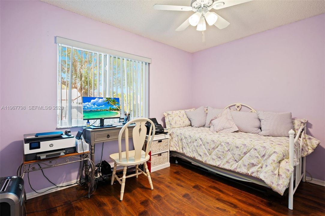 For Sale: $650,000 (3 beds, 2 baths, 1678 Square Feet)