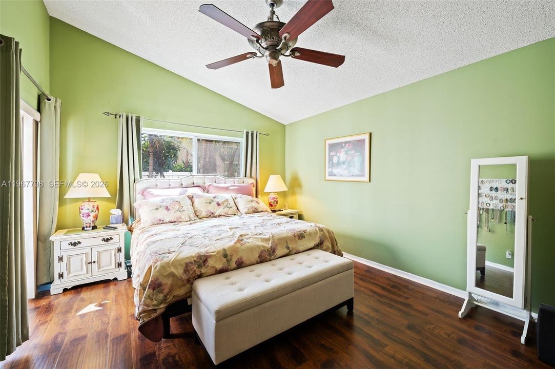 For Sale: $650,000 (3 beds, 2 baths, 1678 Square Feet)
