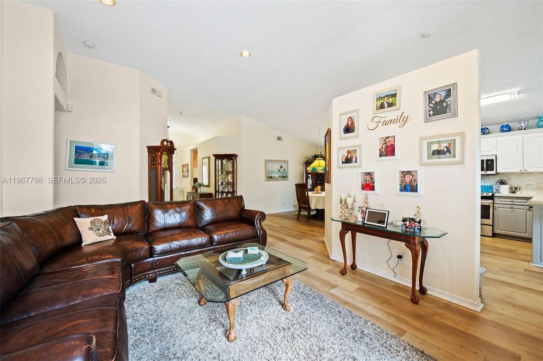 For Sale: $650,000 (3 beds, 2 baths, 1678 Square Feet)