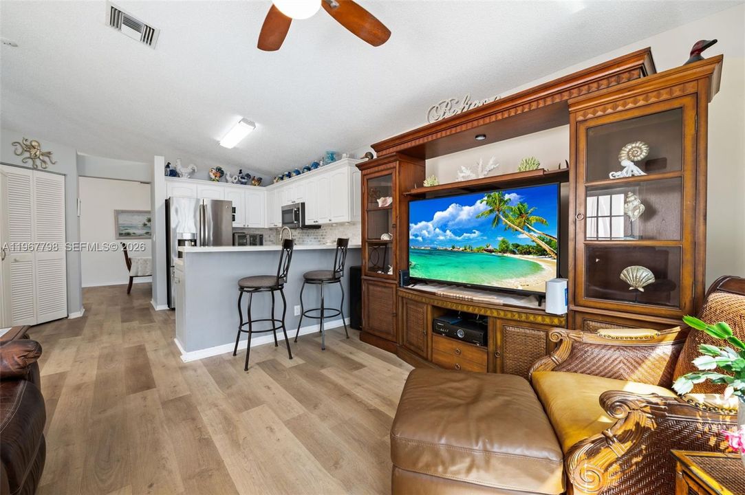 For Sale: $650,000 (3 beds, 2 baths, 1678 Square Feet)