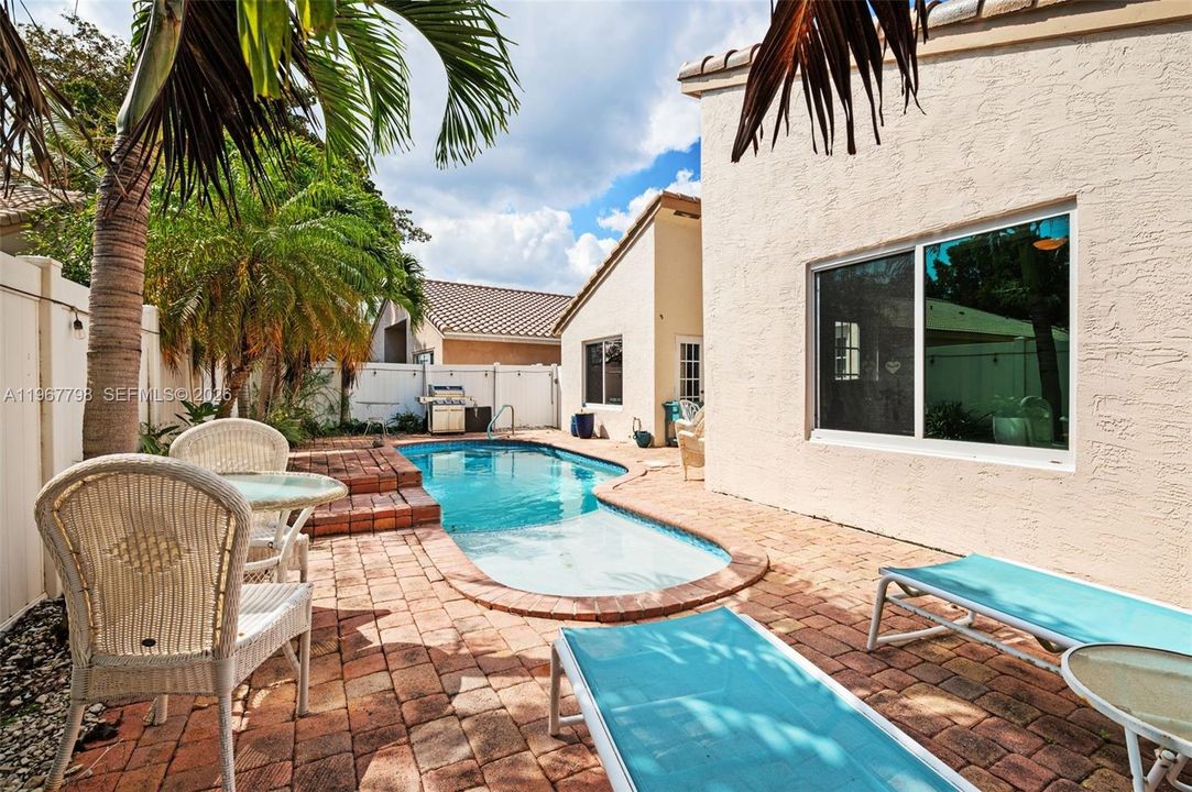 For Sale: $650,000 (3 beds, 2 baths, 1678 Square Feet)