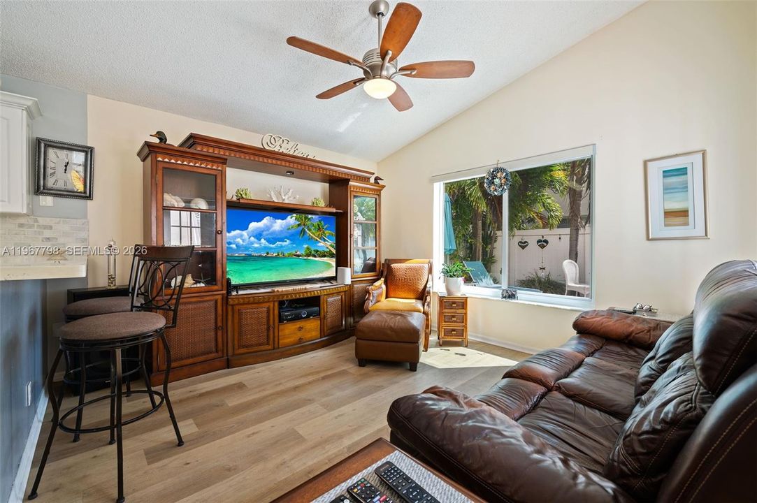 For Sale: $650,000 (3 beds, 2 baths, 1678 Square Feet)