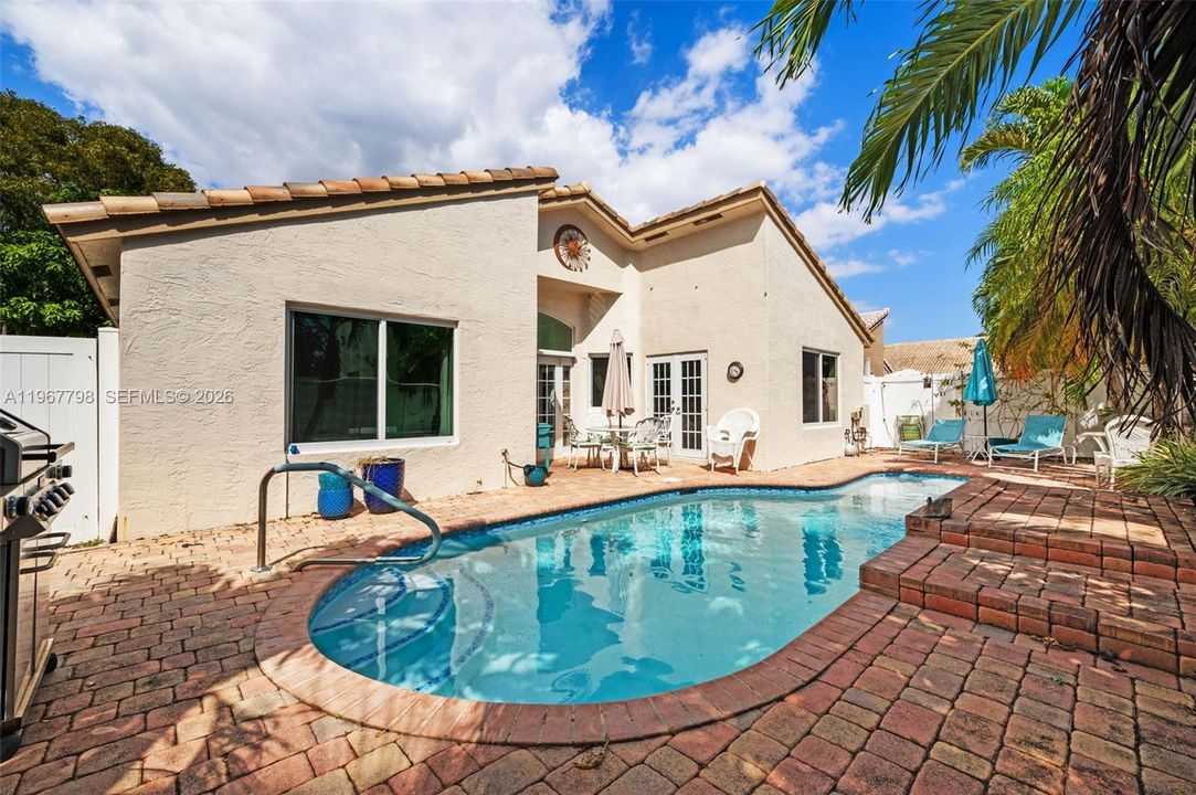 For Sale: $650,000 (3 beds, 2 baths, 1678 Square Feet)