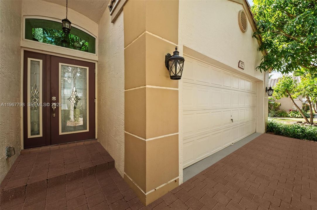 For Sale: $650,000 (3 beds, 2 baths, 1678 Square Feet)