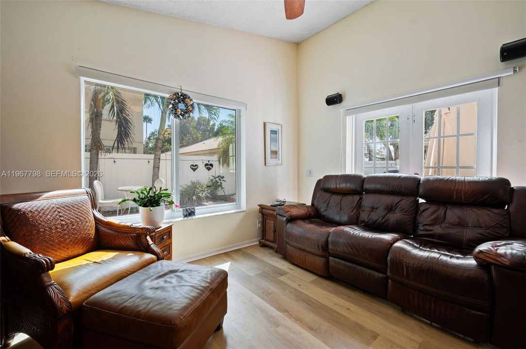 For Sale: $650,000 (3 beds, 2 baths, 1678 Square Feet)