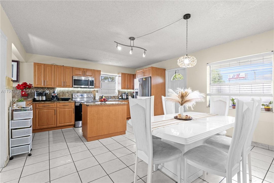 Active With Contract: $975,000 (0 beds, 0 baths, 3244 Square Feet)