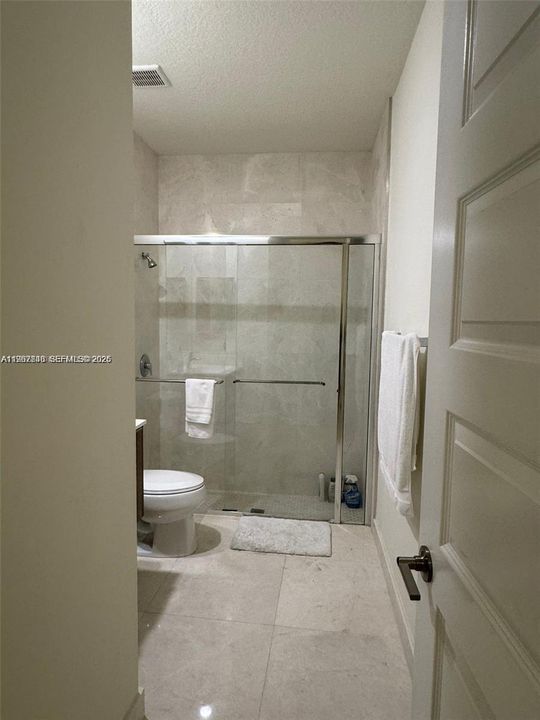 Под контрактом: $6,995 (4 спален, 4 ванн, 2785 Квадратных фут)