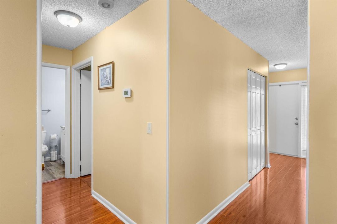 Foyer/Guest Br Hallway