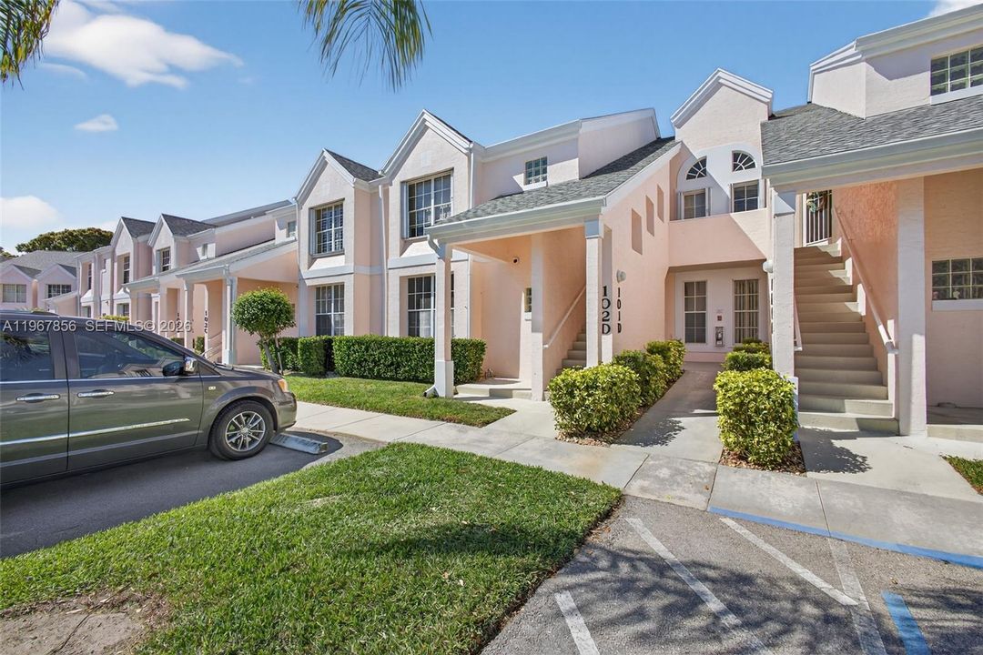 На продажу: $329,000 (2 спален, 2 ванн, 1160 Квадратных фут)