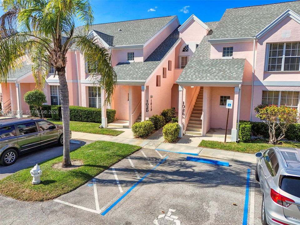 На продажу: $329,000 (2 спален, 2 ванн, 1160 Квадратных фут)